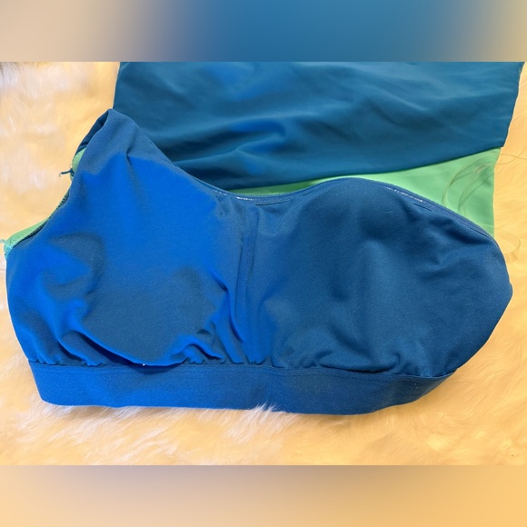 Women’s Color Block Asymmetrical One Piece Bathing Suit - Picture 5 of 10